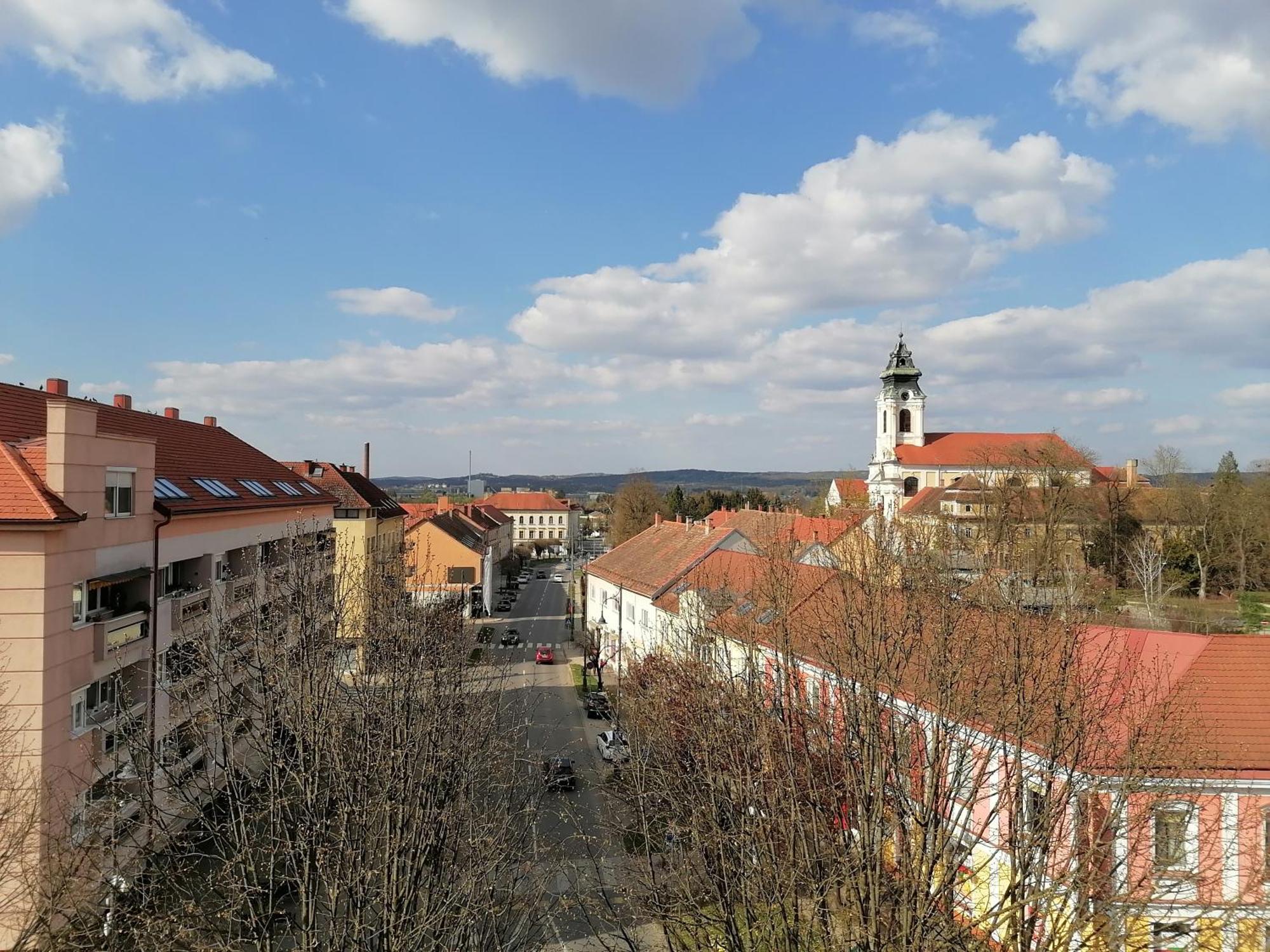 Shine Apartman Szentgotthárd Exterior foto